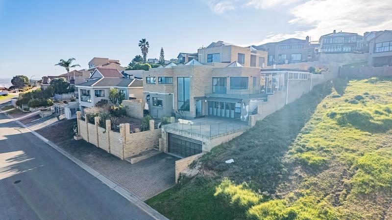 6 Bedroom Property for Sale in Dana Bay Western Cape
